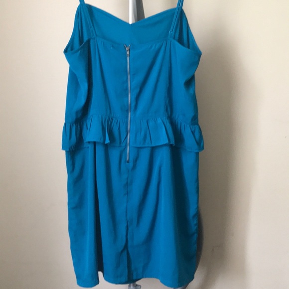 Dress - Picture 4 of 4